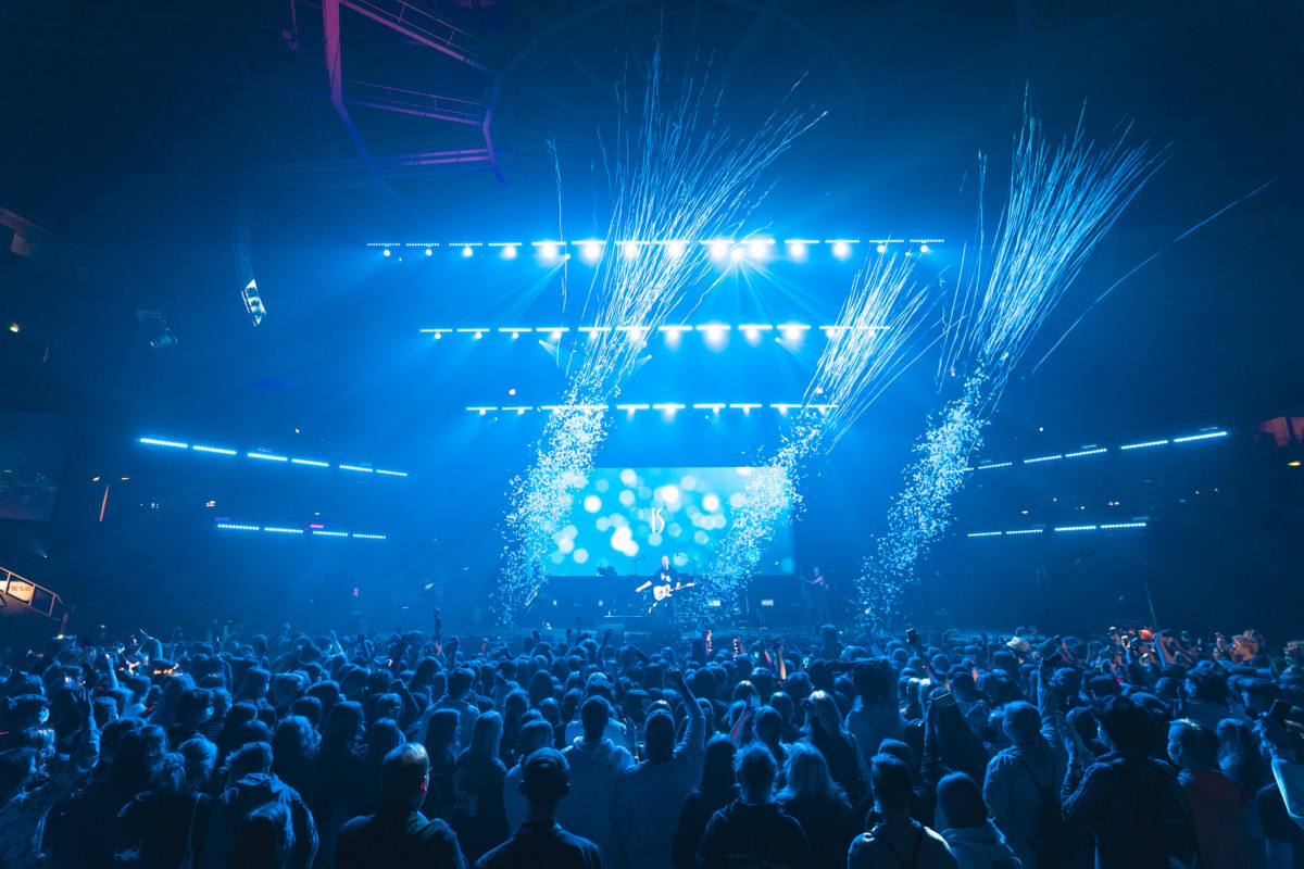 Maata NNakyvissa -festaritunnelmaa